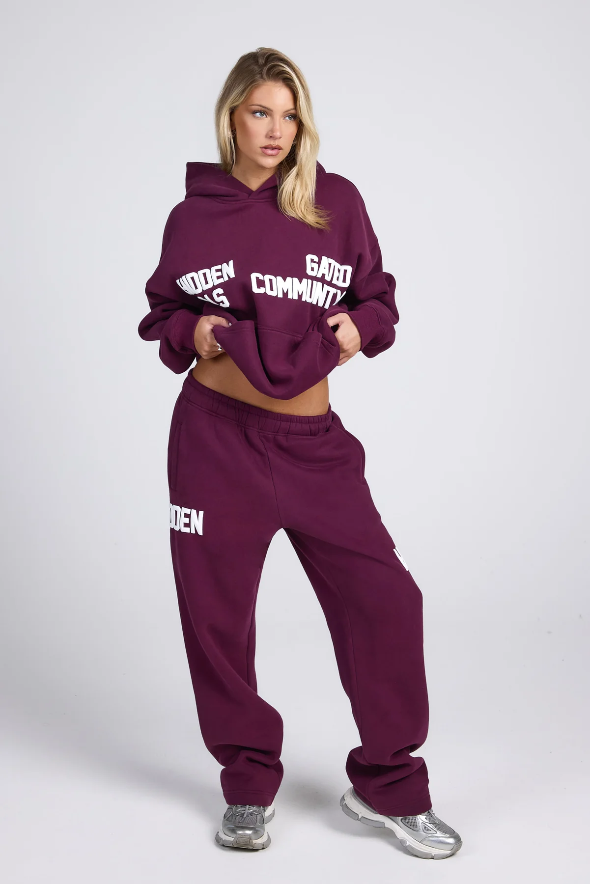 GATED COMMUNITY STRAIGHT LEG SWEATPANTS DARK PLUM