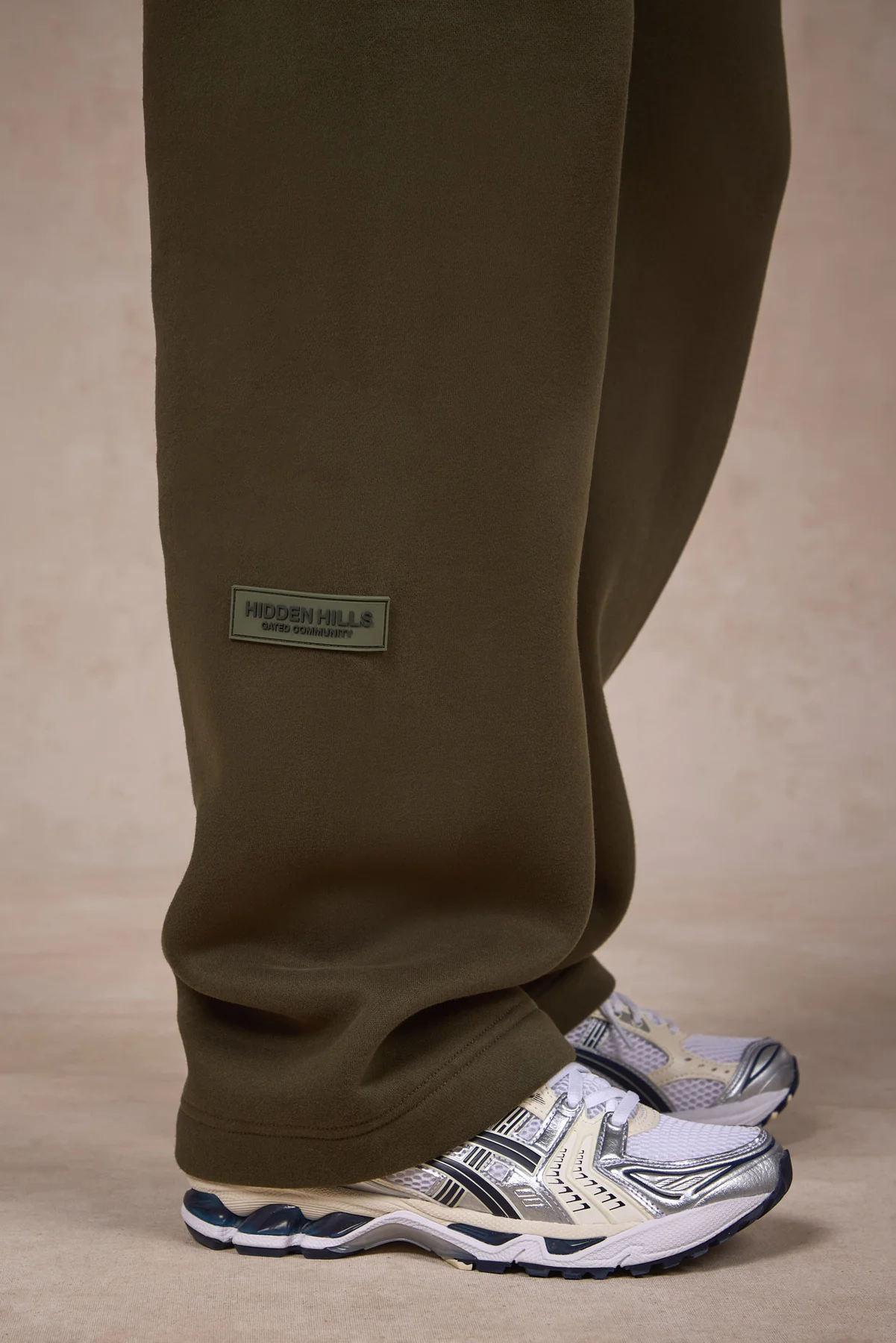 BASICS STRAIGHT LEG SWEATPANTS OLIVE