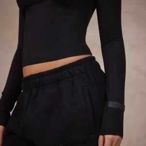 BASICS LONGSLEEVE TOP BLACK