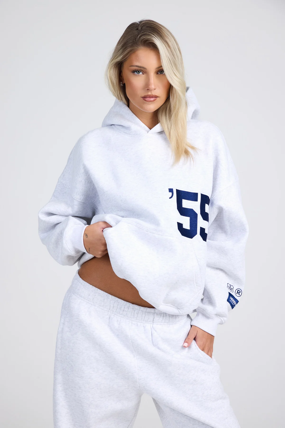 '55 EMBROIDERY HOODIE LIGHT GRAY