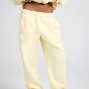 GATED COMMUNITY STRAIGHT LEG SWEATPANTS BUTTER YELLOW
