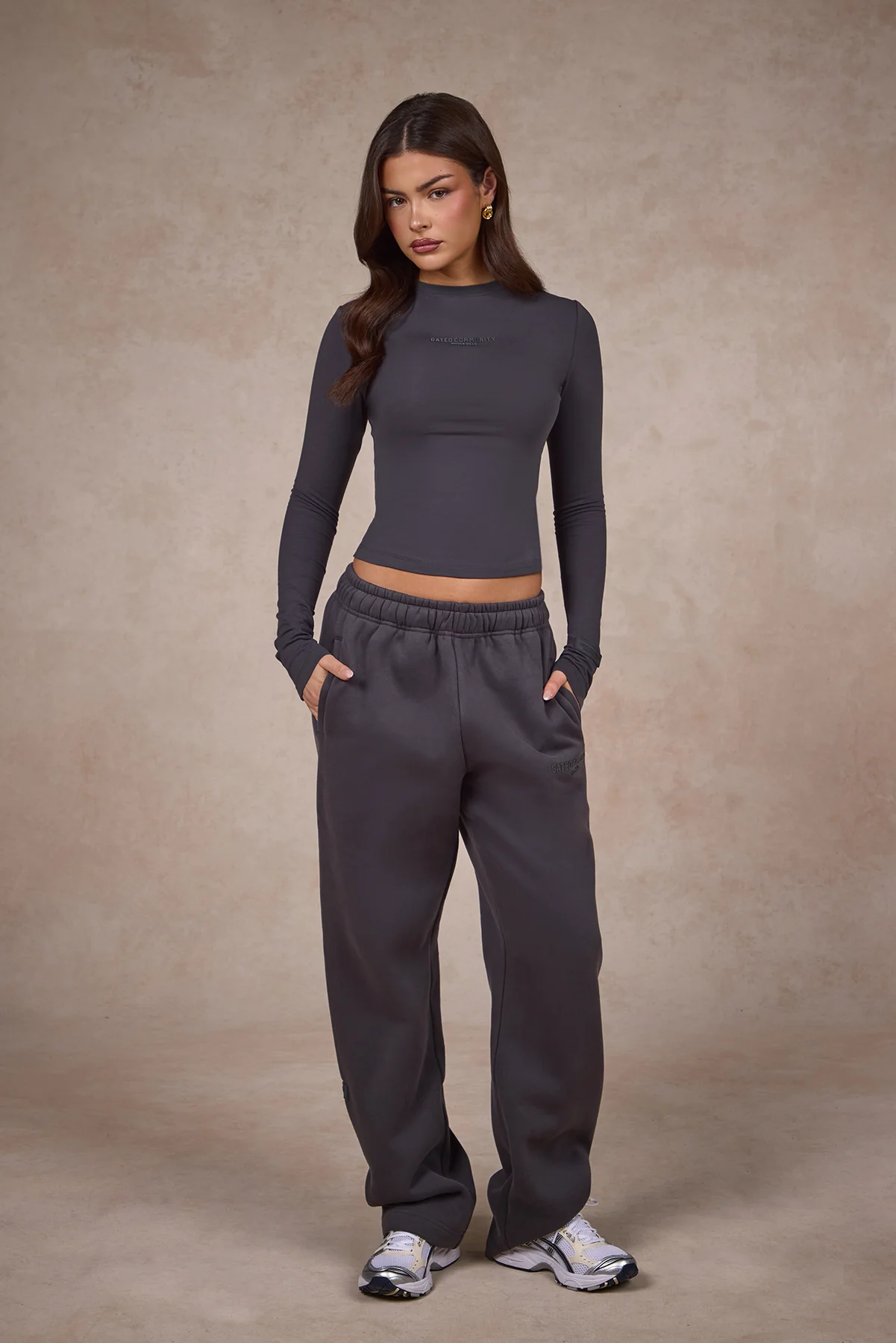 BASICS LONGSLEEVE TOP DARK GRAY