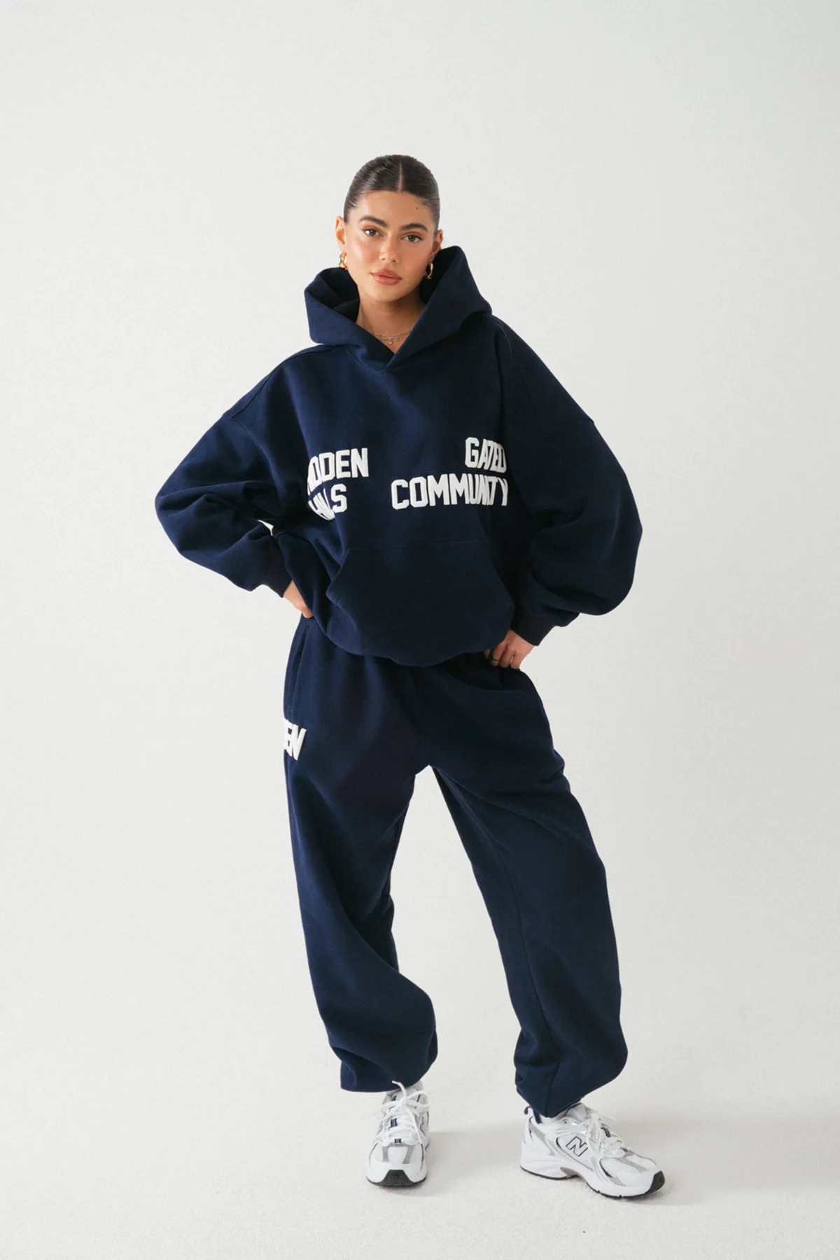 GATED COMMUNITY CUFFED SWEATPANTS NAVY