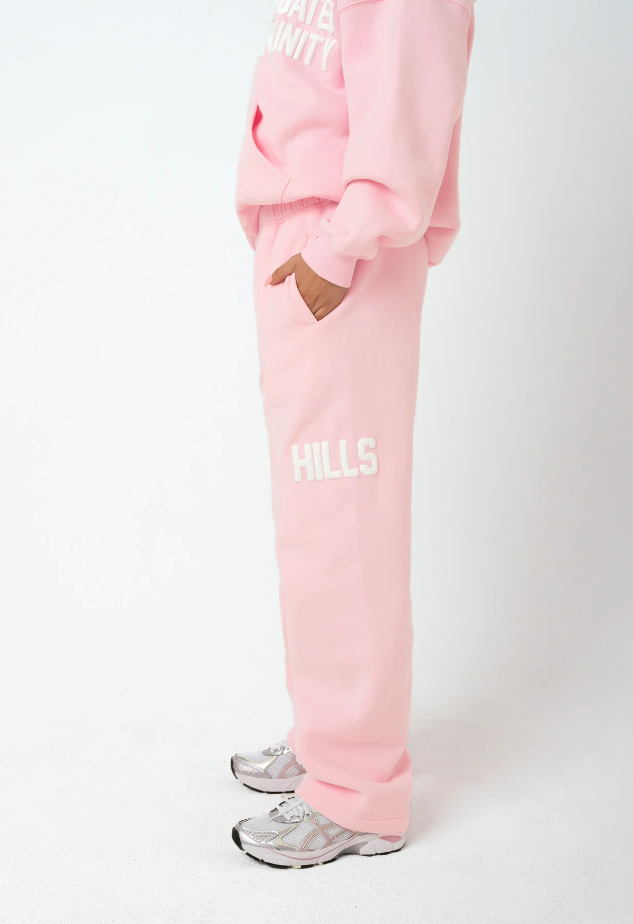 GATED COMMUNITY STRAIGHT LEG SWEATPANTS LIGHT PINK