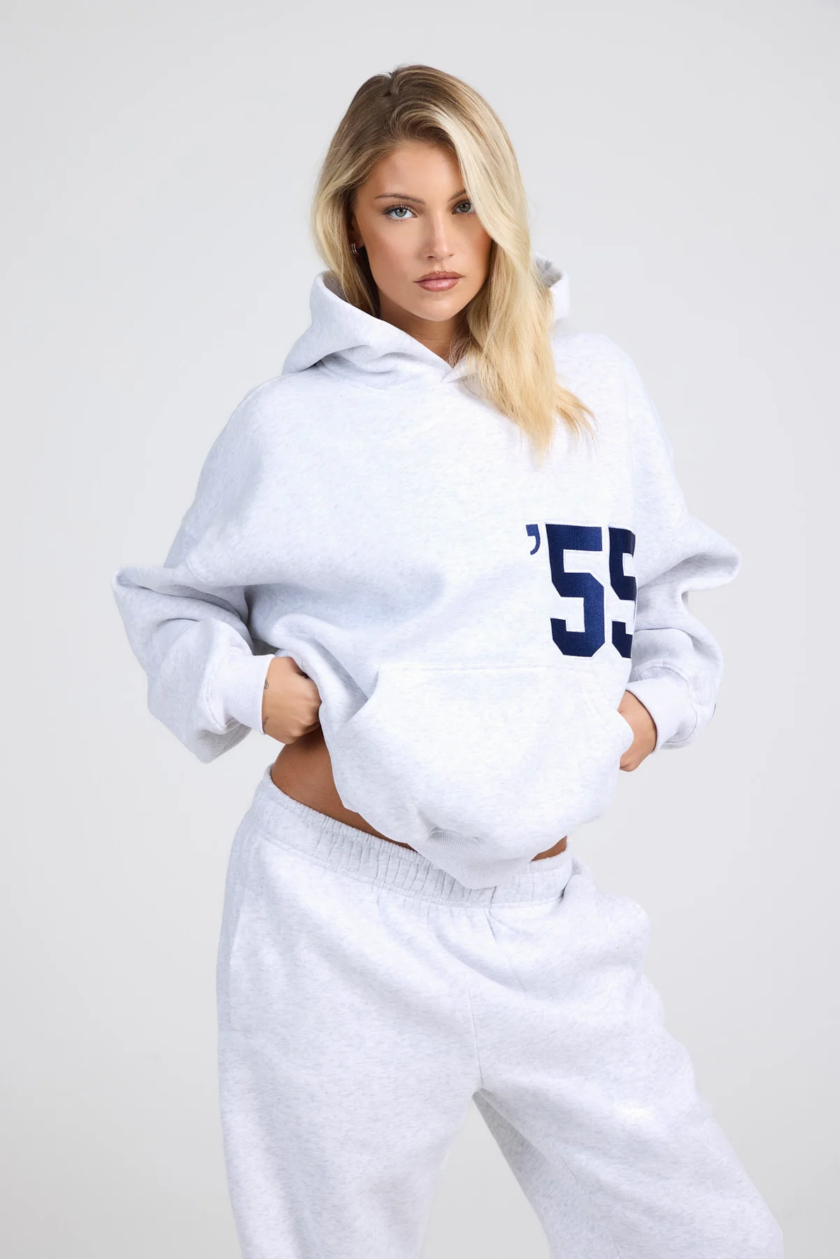 '55 EMBROIDERY HOODIE LIGHT GRAY