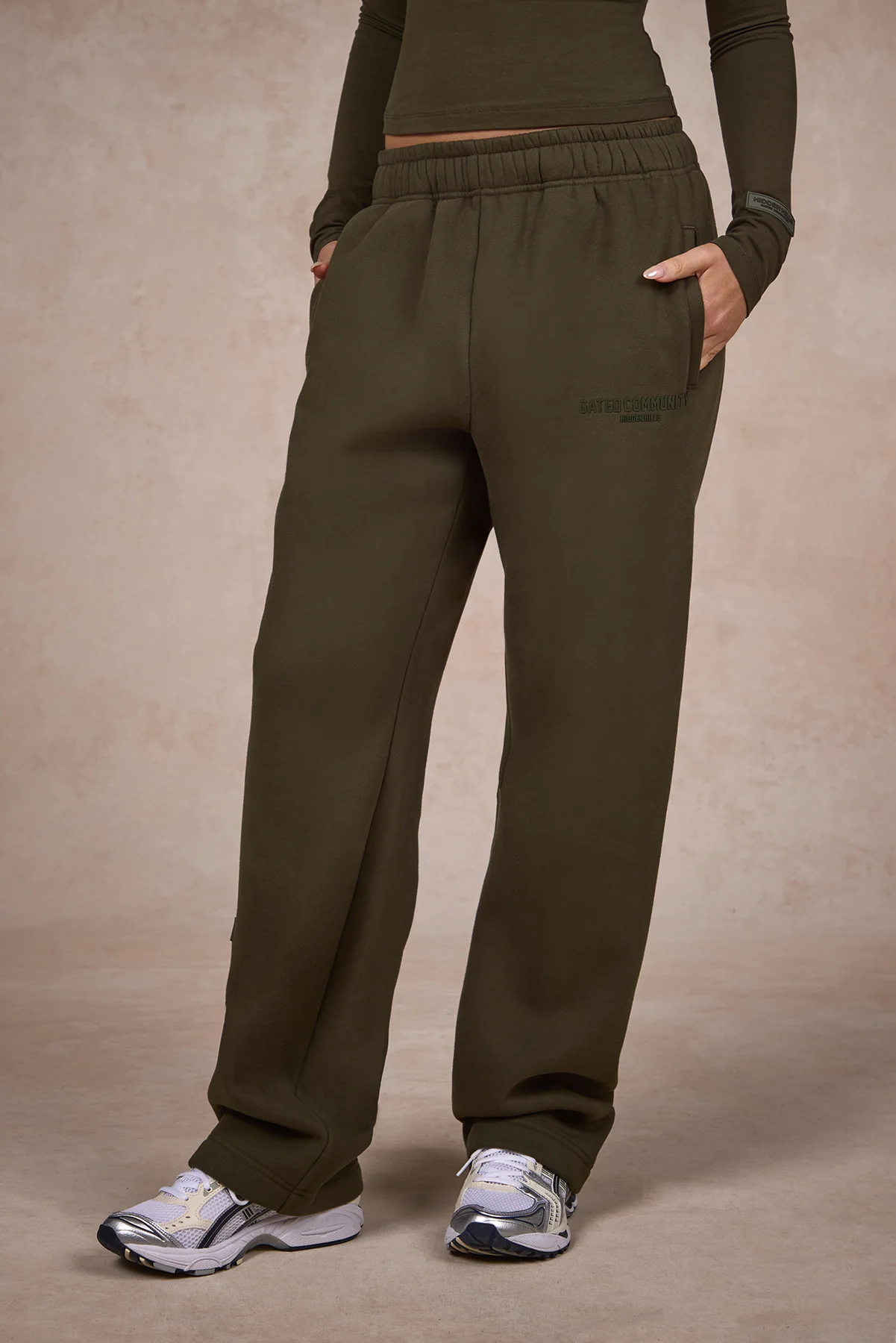 BASICS STRAIGHT LEG SWEATPANTS OLIVE