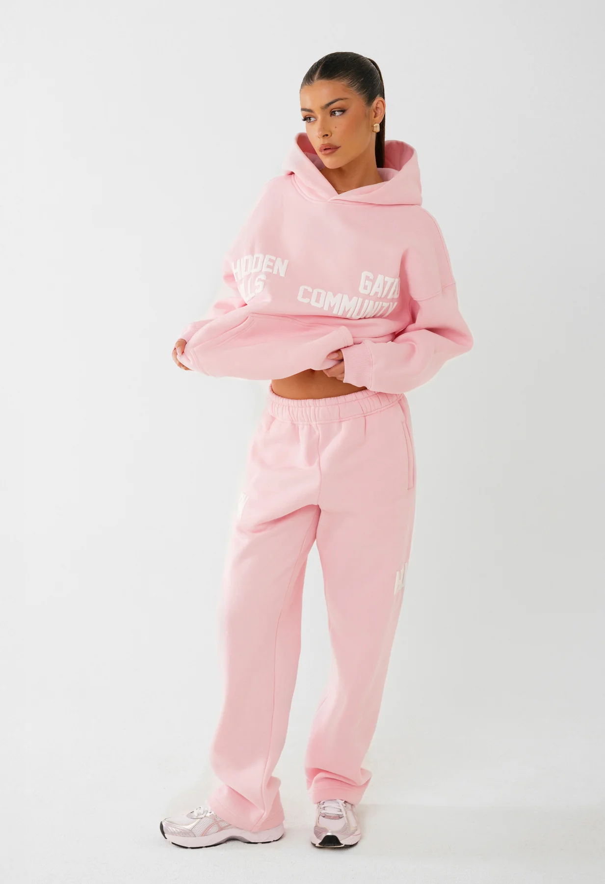 GATED COMMUNITY STRAIGHT LEG SWEATPANTS LIGHT PINK