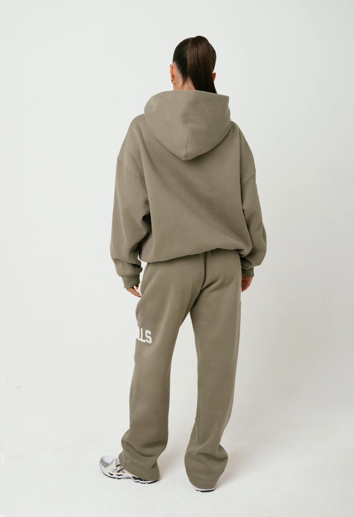 GATED COMMUNITY STRAIGHT LEG SWEATPANTS SAGE
