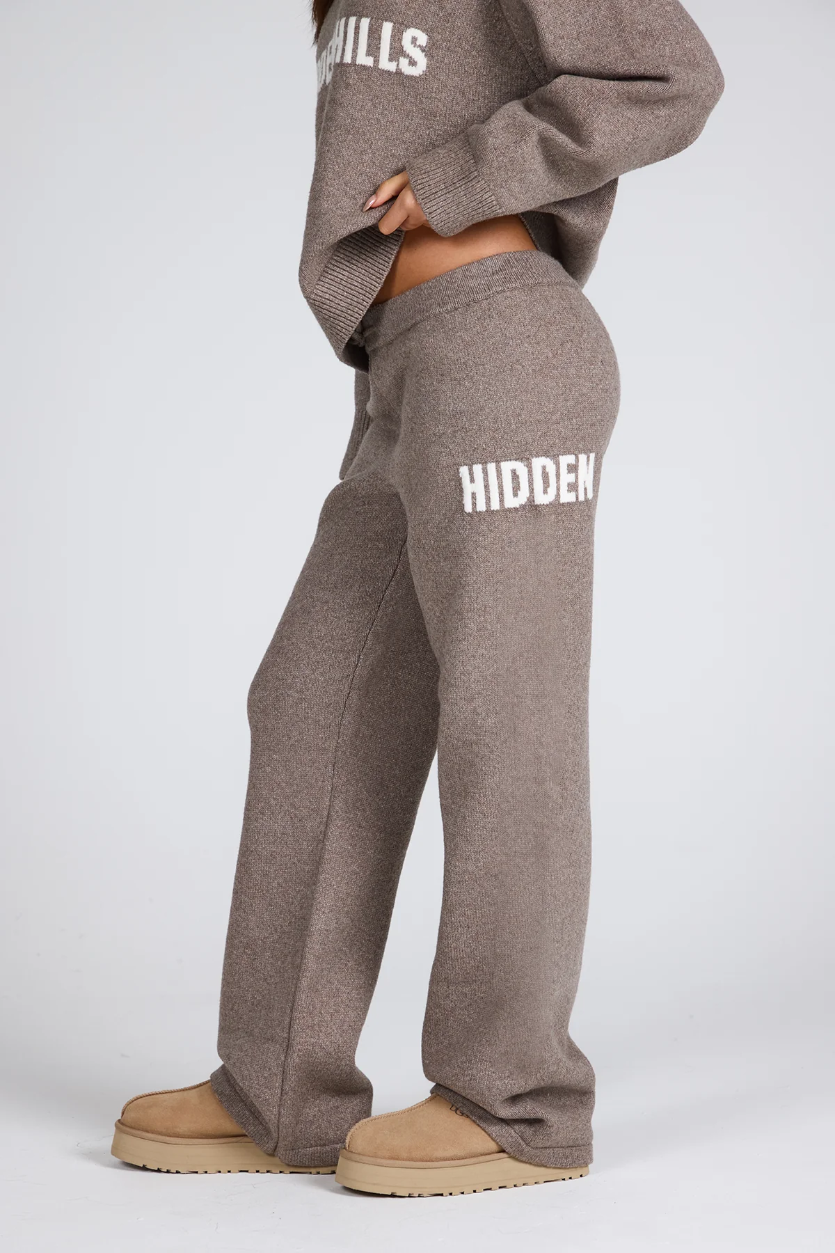 KNIT SWEATPANTS TAUPE V2